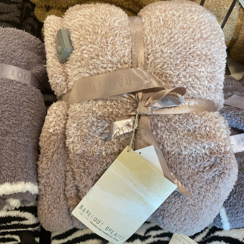 Barefoot Dreams Throw Blankets UP TO 75% OFF at Nordstrom Rack - at Nordstrom 